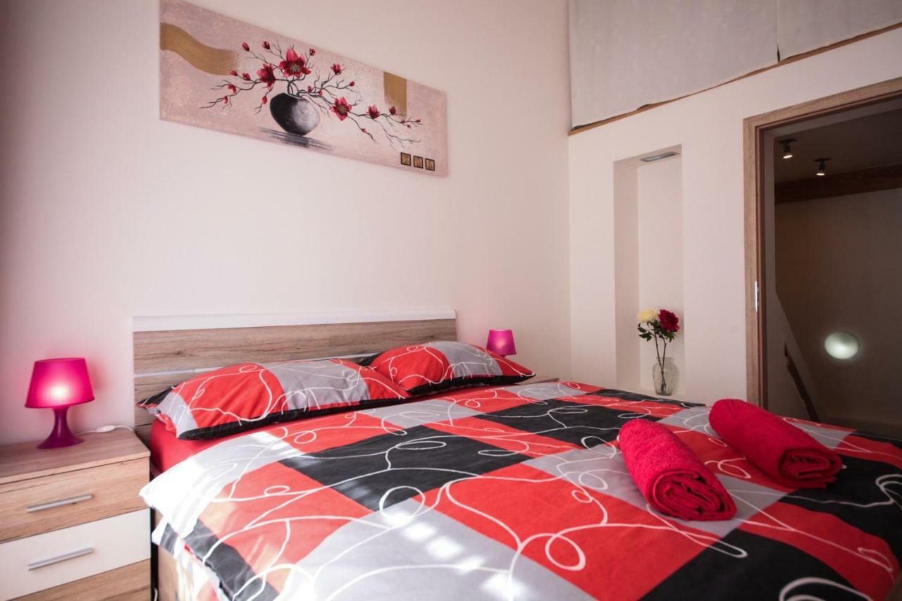 Family Duplex On Wenceslas Square Appartement Praag Buitenkant foto